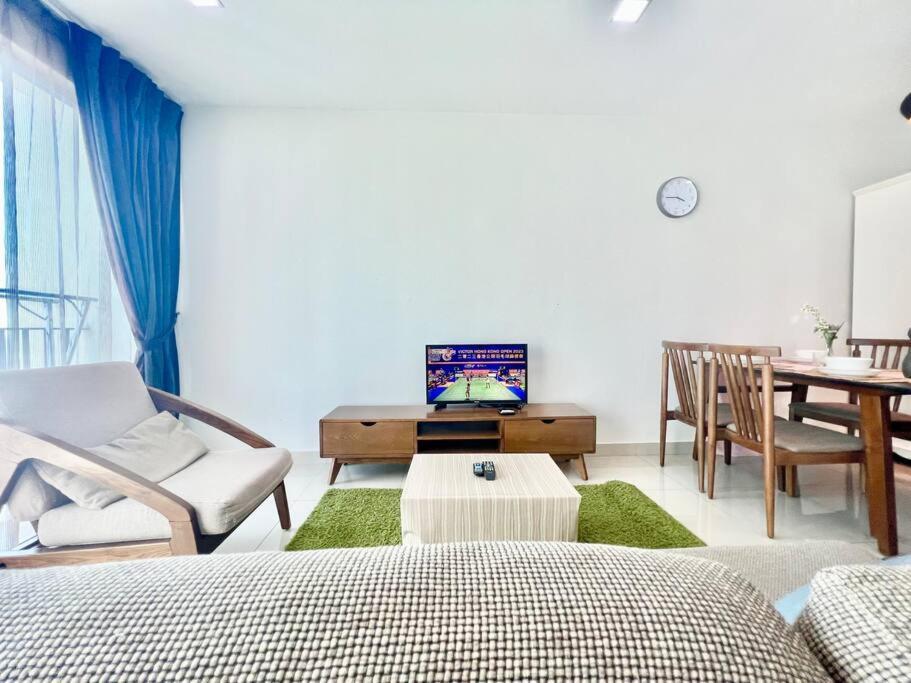T3 1-10 Pax Trefoil 2Room Setia Alam Cozy Home Wifi Tv Esterno foto