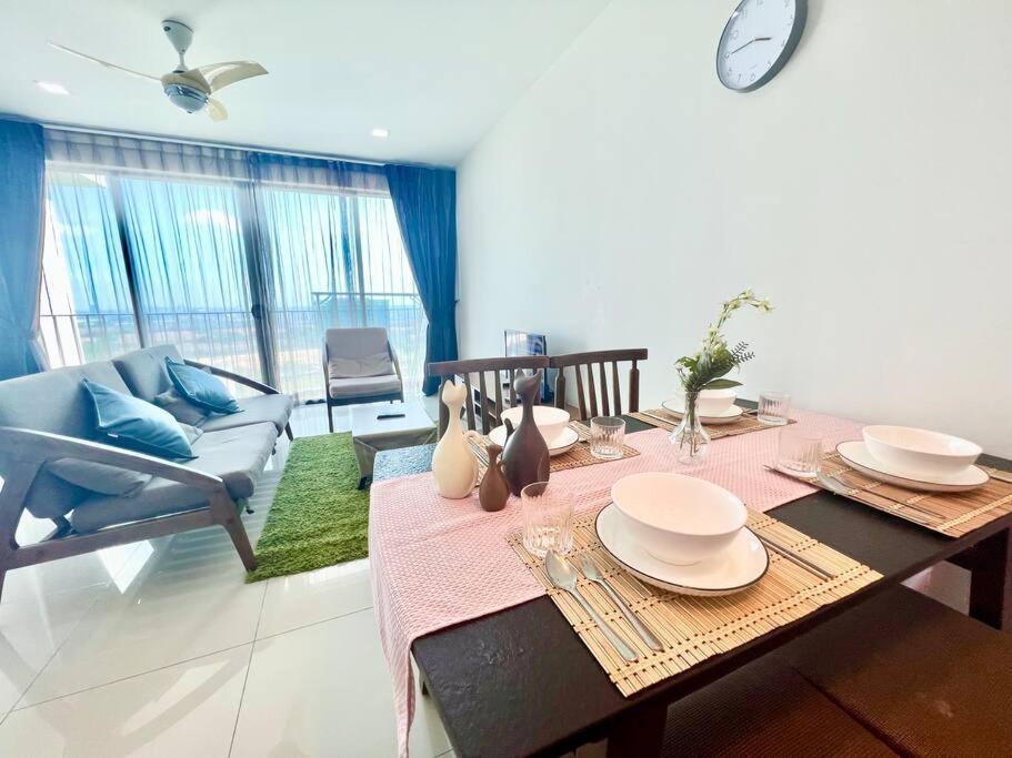 T3 1-10 Pax Trefoil 2Room Setia Alam Cozy Home Wifi Tv Esterno foto